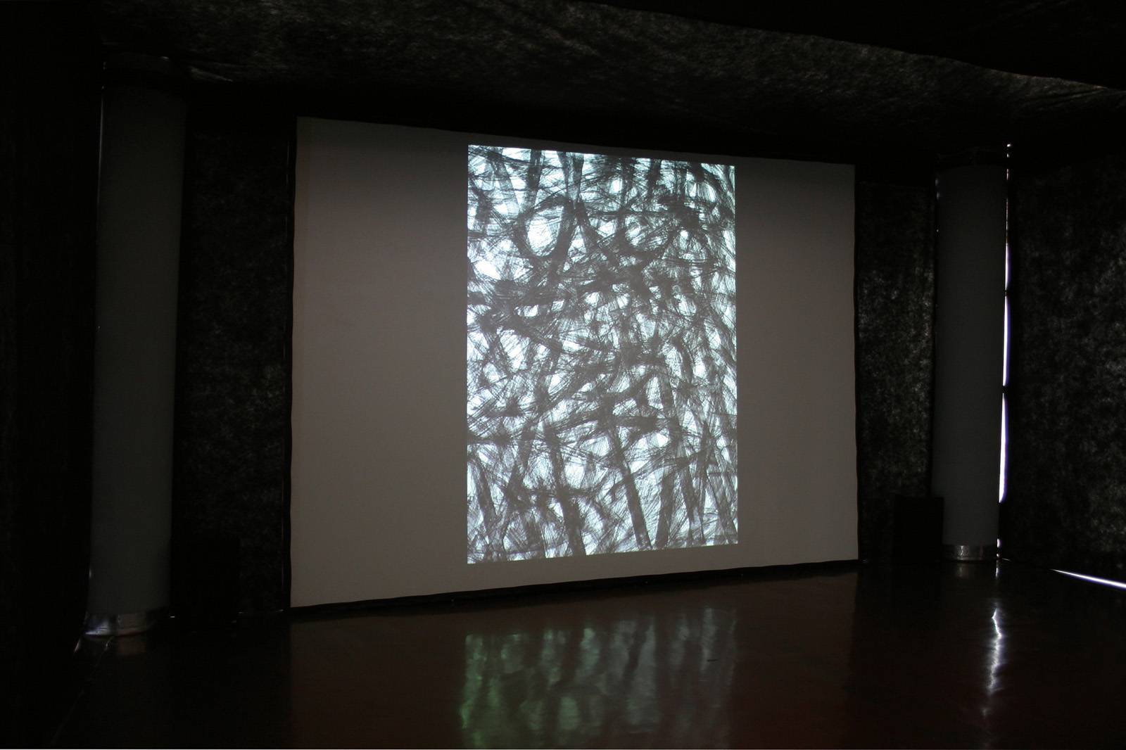 Fotografická dokumentace projektu Dalibor Novotný, 2004. Fotoarchiv Krajské galerie výtvarného umění ve Zlíně. Realizace projektu Milan Brychta.