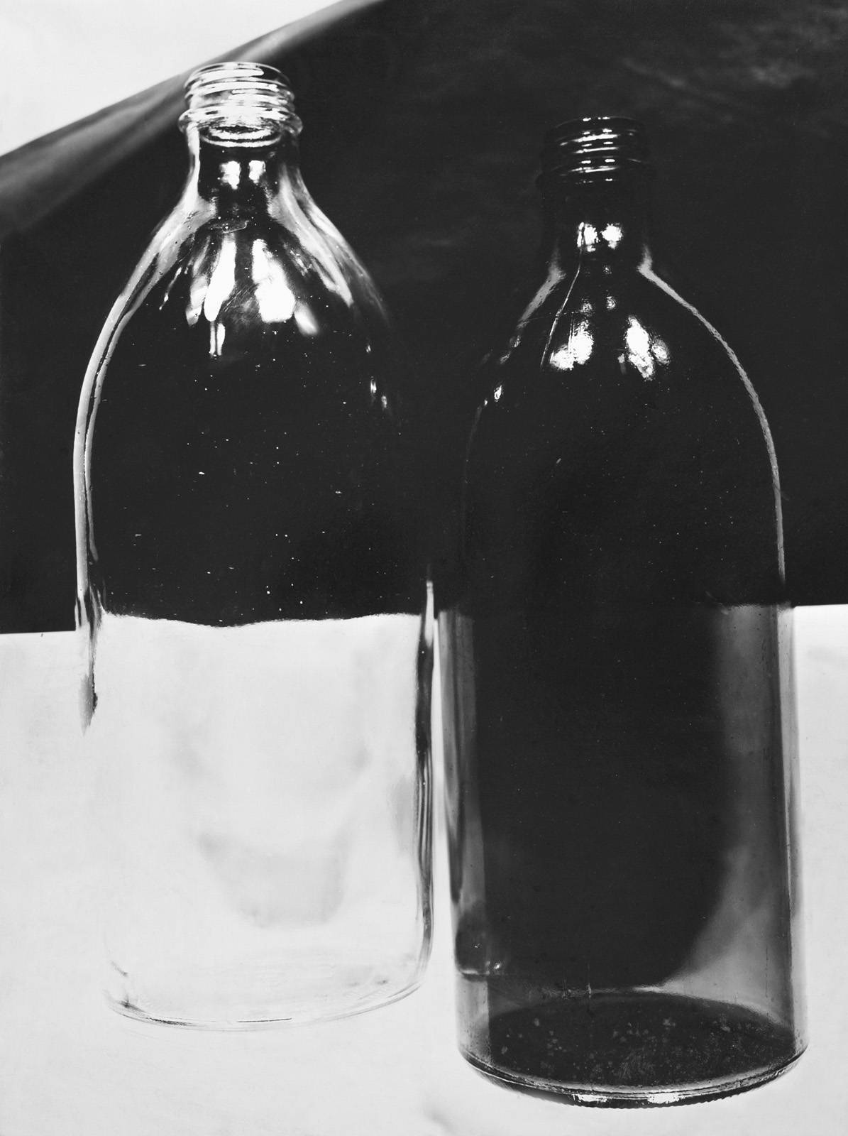 Bílá a černá láhev 1 /pocta Svatopluku Slovenčíkovi/, 1982